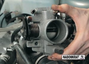 Снятие дроссельной заслонки ВАЗ 2114