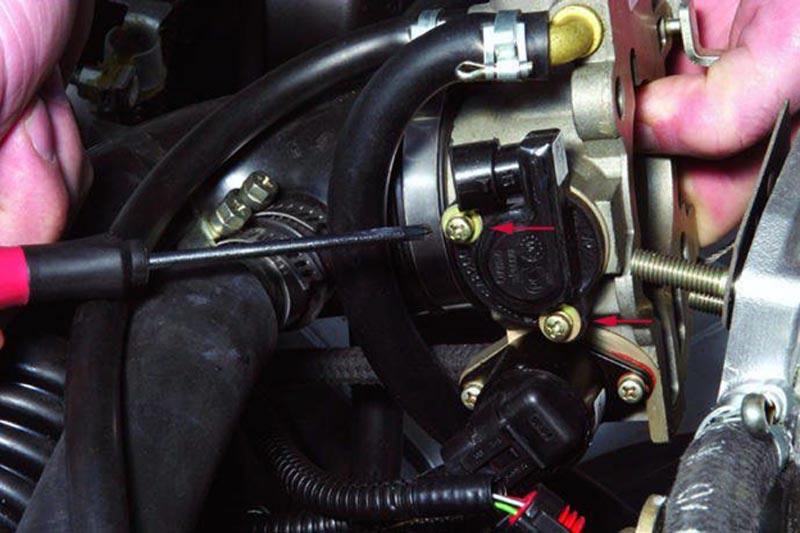 Почему плавают обороты двигателя на холостых оборотах на ВАЗ 2114 8-клапанный инжекторный? Источники